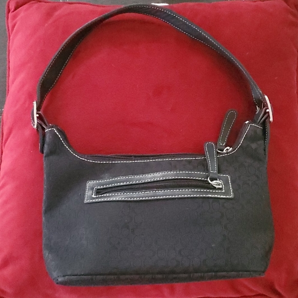 Coach small Black signature handbag - Picture 1 of 6